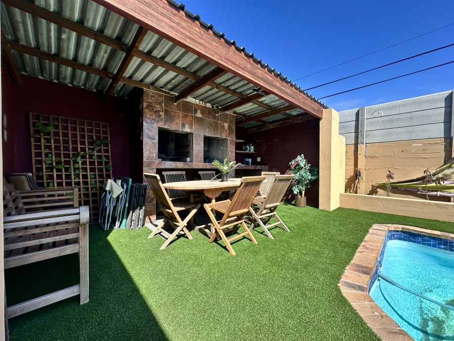 3 Bedroom Property for Sale in Klipkop Western Cape